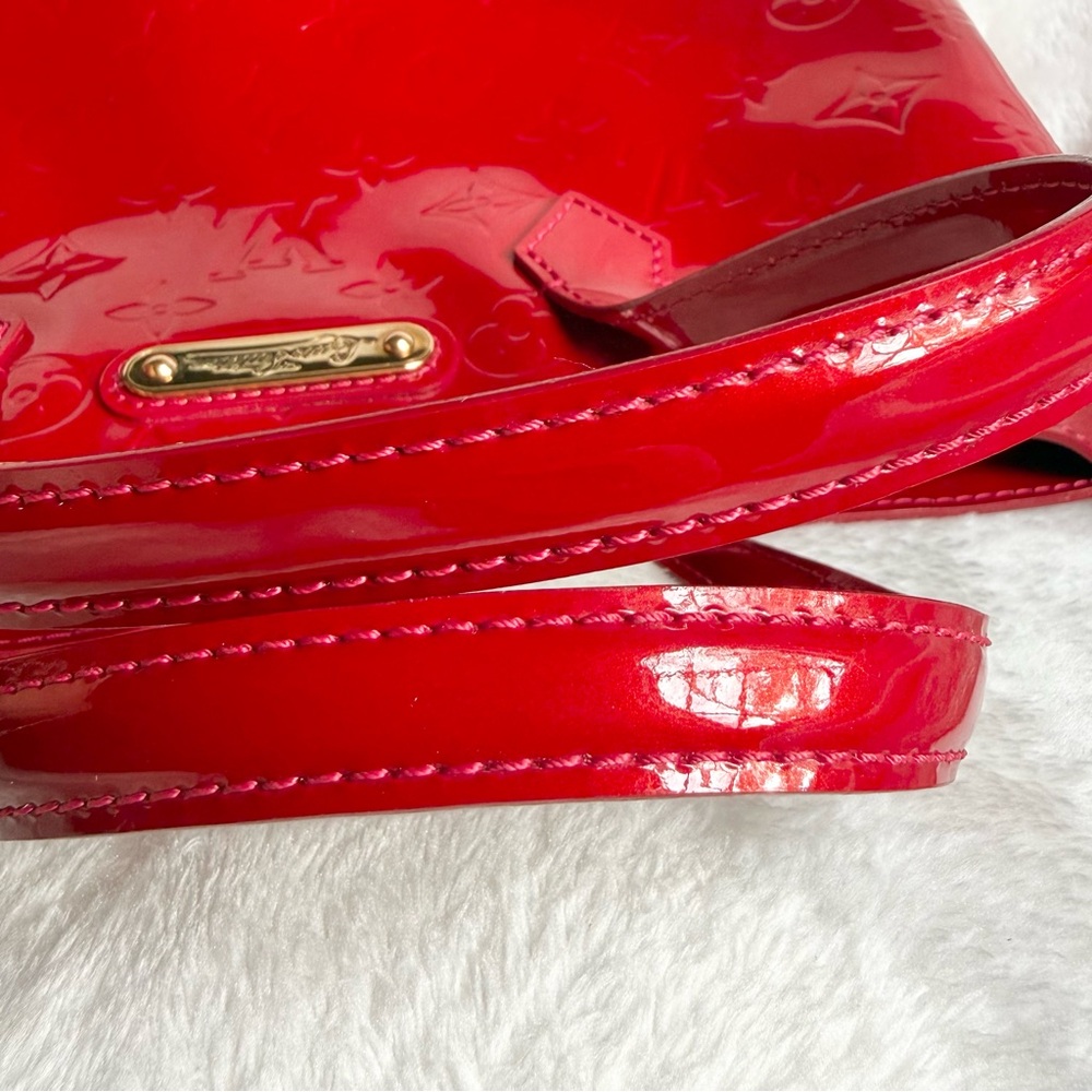 Louis Vuitton Wilshire Vernis PM Bag - Picture 8 of 13